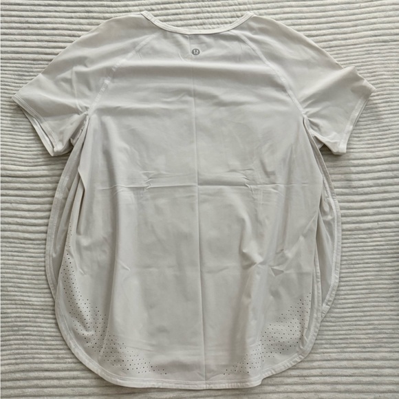 lululemon tee - Picture 2 of 4